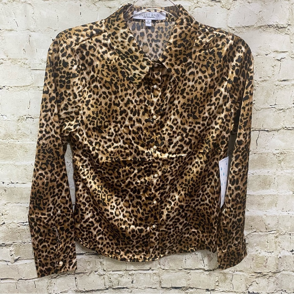 NWT Sweet Rain Brown Black Leopard Print Pearl Button Up Silky Feel Shirt